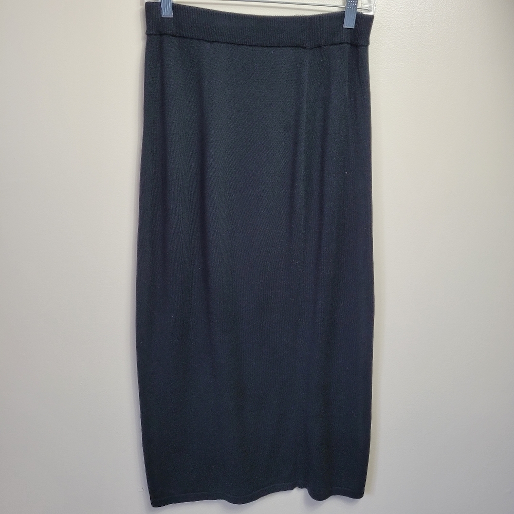 Peruvian connection skirt size S but runs more like large.